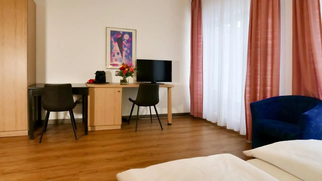 ***  מינכן Hotel Pegasus גרמניה